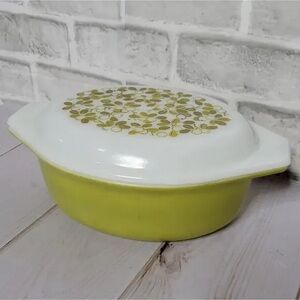 Pyrex Yellow and White Floral Casserole Dish